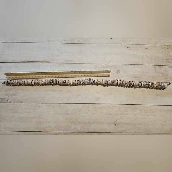 Vintage Chunky Tiger Puka Shells - Picture 2 of 3